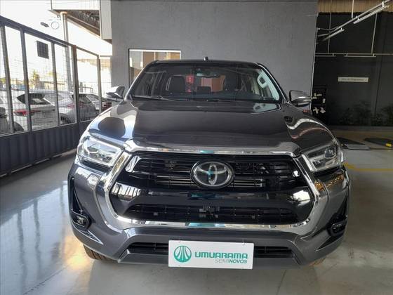 TOYOTA HILUX 2.8 D-4D TURBO DIESEL CD SRX 4X4 AUTOMÁTICO TOYOTA HILUX 2.8 D-4D TURBO DIESEL CD SRX 4X4 AUTOMÁTICO